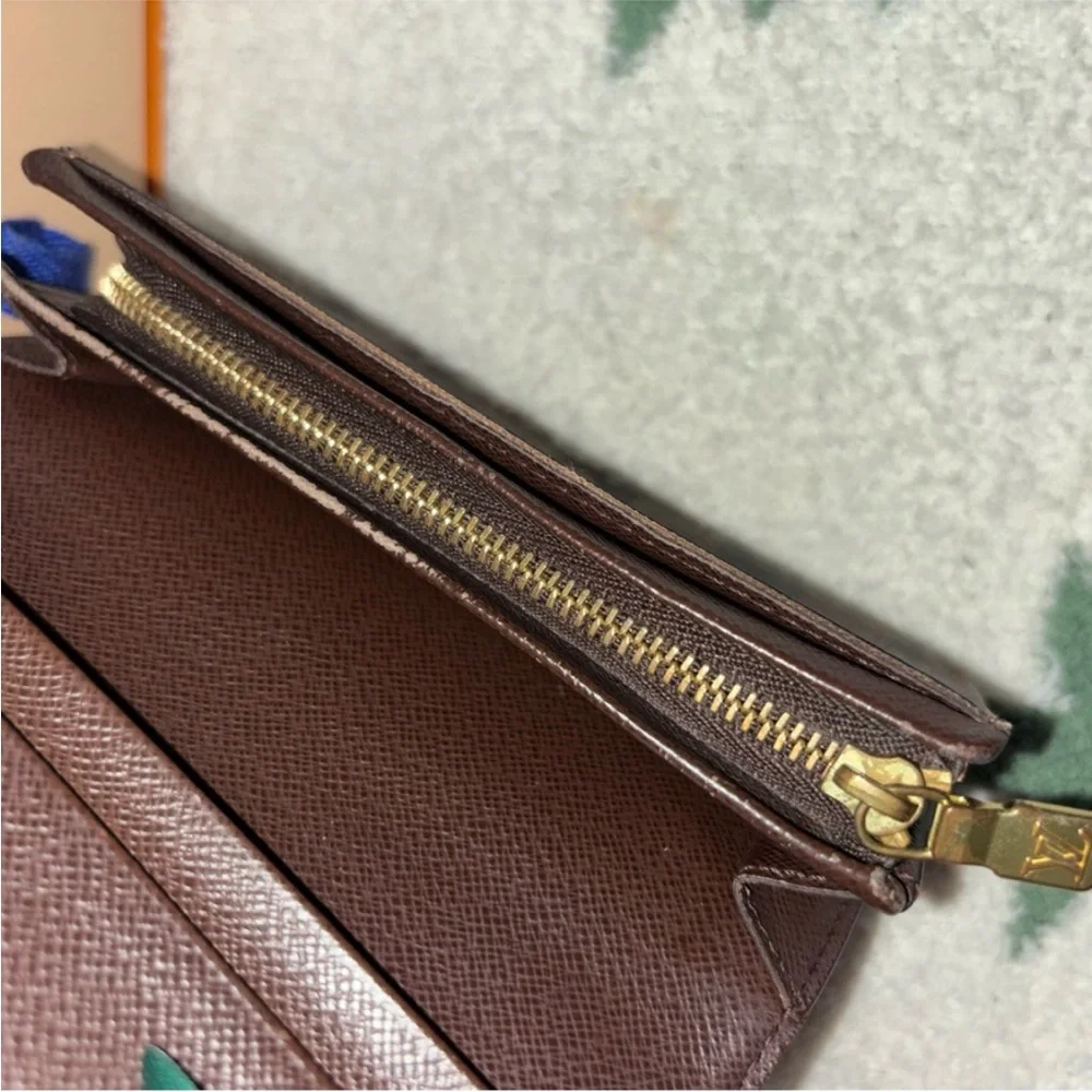 🖤Louis Vuitton Damier Wallet🖤